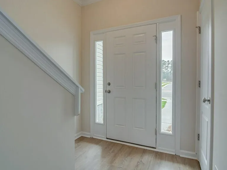 305 Norwich Dr — Photo 7
