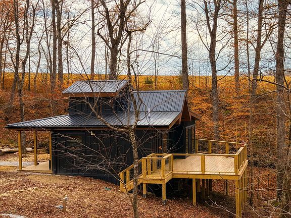 2nd image of 301 Baker Barr Rd