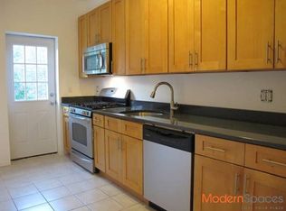 3010 41st St APT 1, Astoria, NY 11103