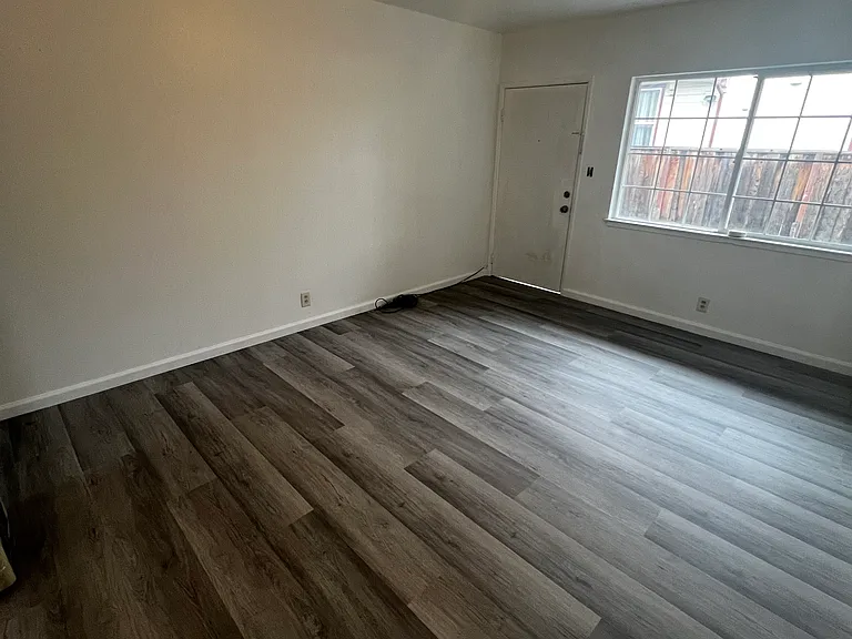 368 N 4th St #9 — Photo 2