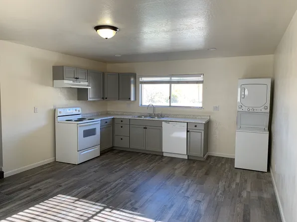 18565 Carter St #C, Tuolumne, CA 95379