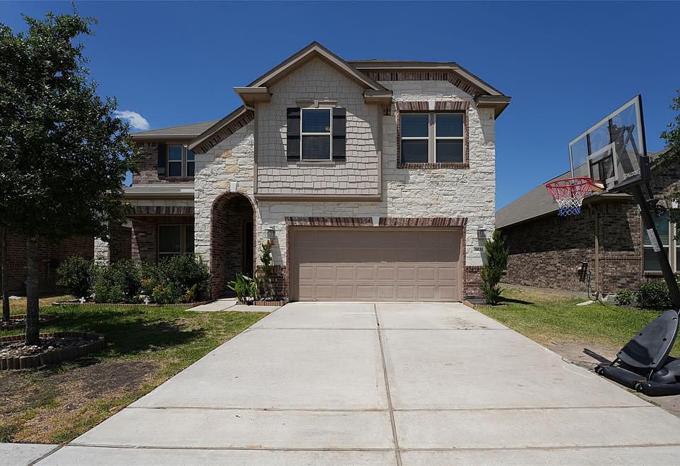 1st image of 5831 Rivergrove Park Dr