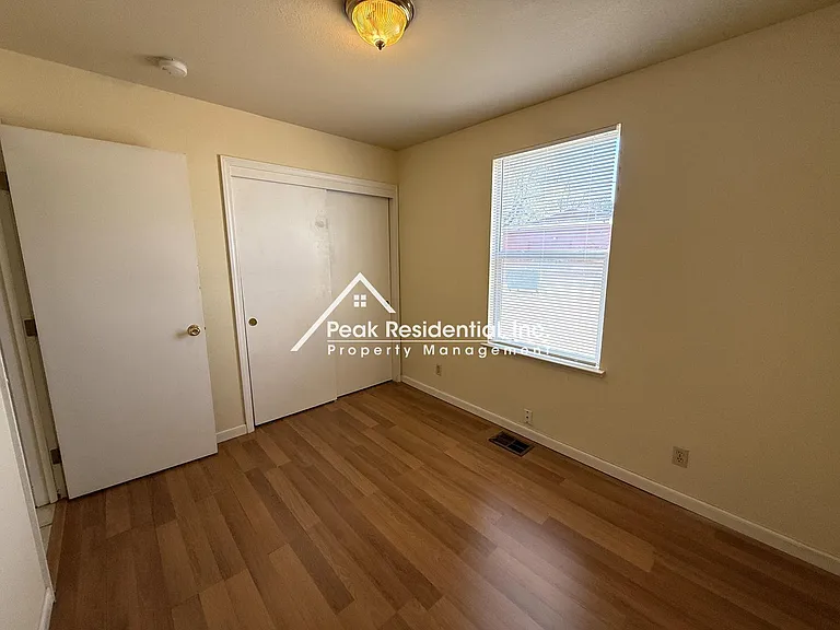 20th712 — Photo 15