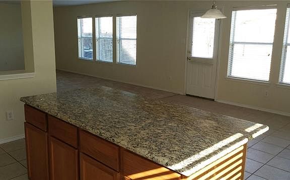 3rd image of 1905 Freeport Dr