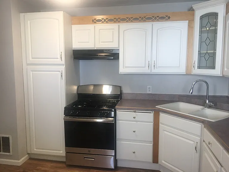 450 Hamilton Ave — Photo 7