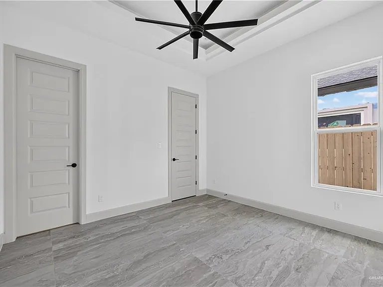 1017 Dolores St — Photo 17