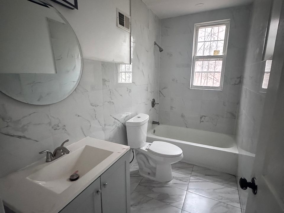 1st image of 133 Stevens Ave #1