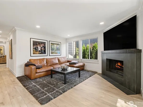 10813 NE 147th Lane #N102, Bothell, WA 98011