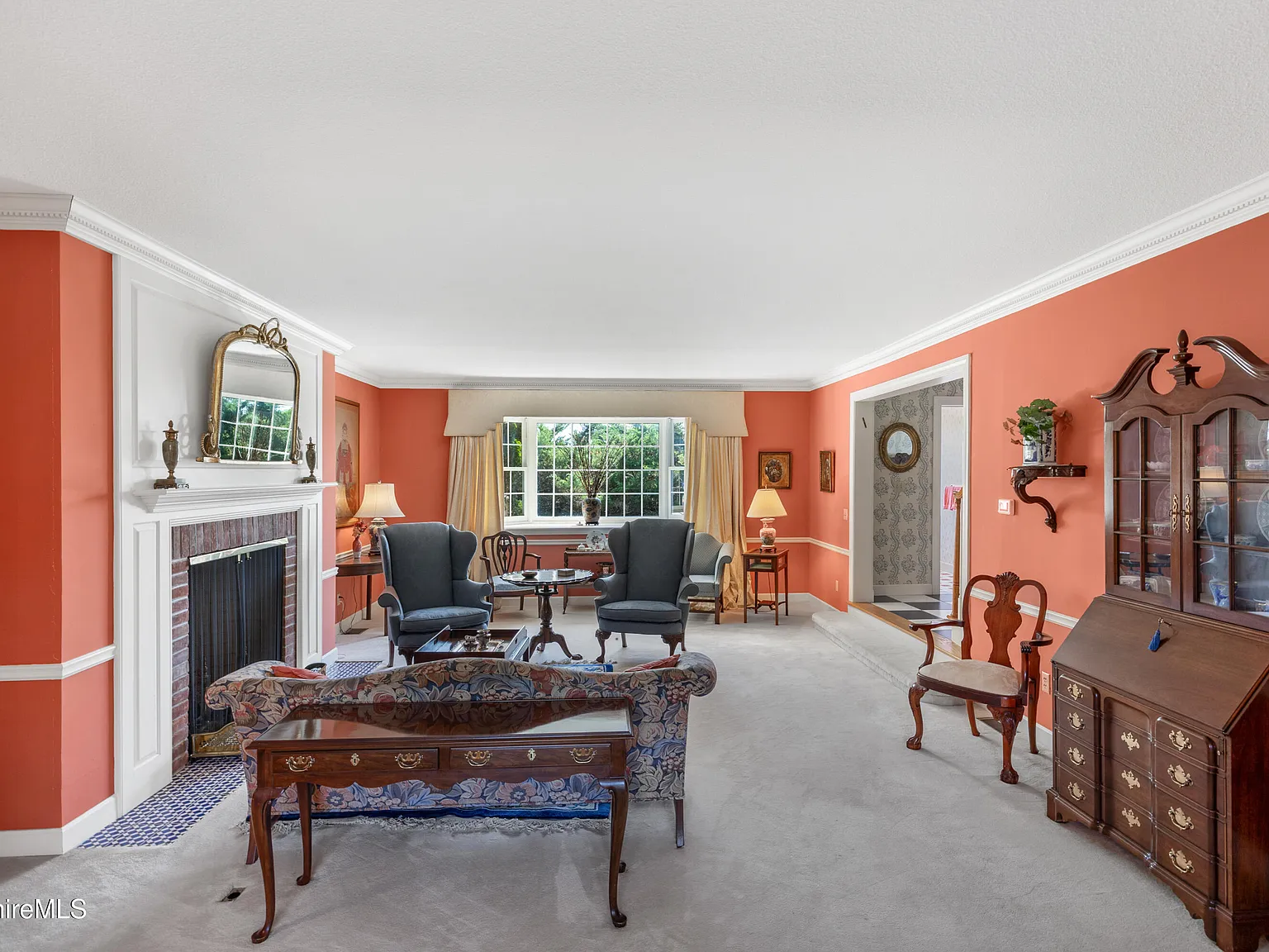 5 bed, 3.5 bath, 6254 sqft, $10,000 — Photo 3