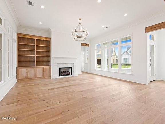 4th image of 212 Harvest Creek Ln