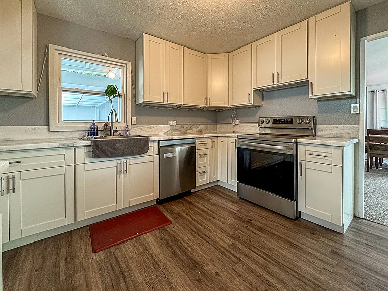 3238 Alani Dr — Photo 24