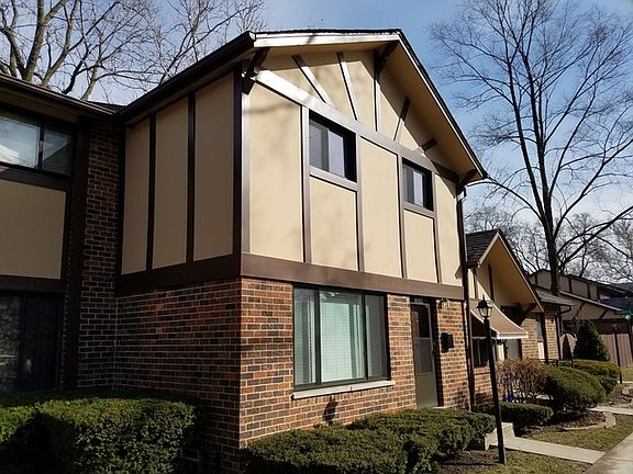 3rd image of 1S239 Ingersoll Ln