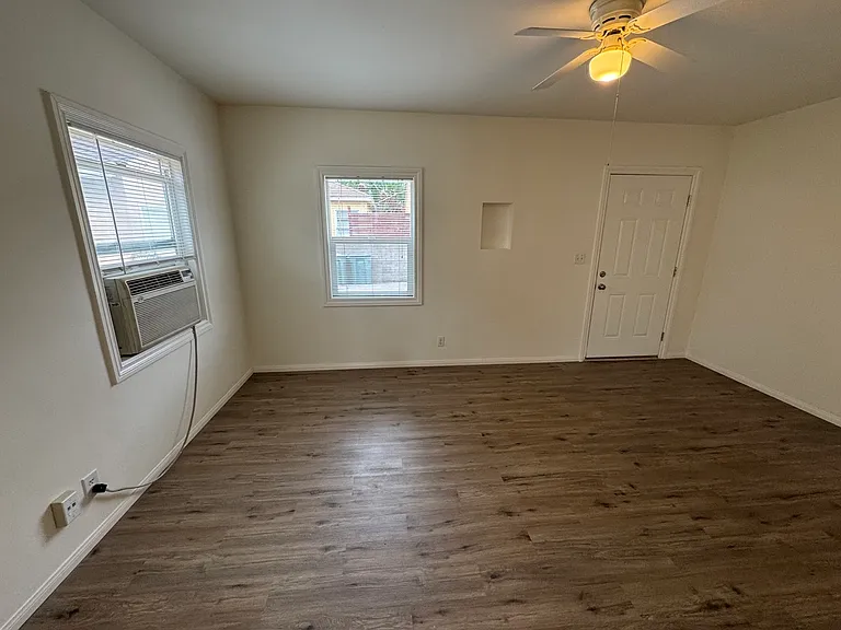 2014 N Parish Pl #2018 — Photo 15