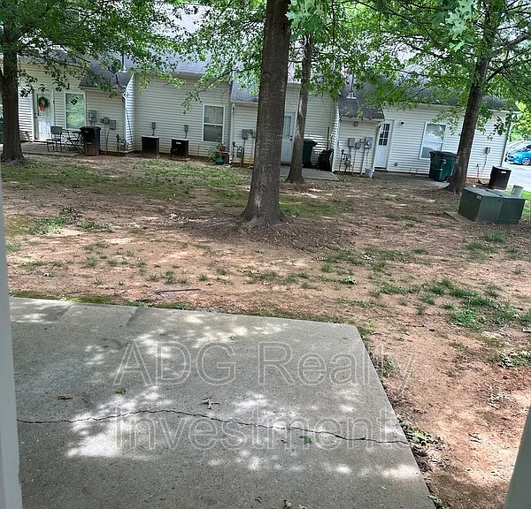 1917 Butterfly Ln — Photo 8