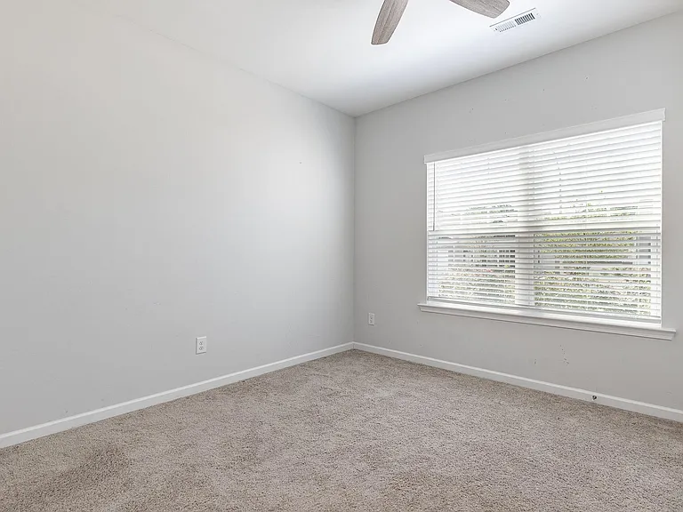 1313 London Meadow Way — Photo 8