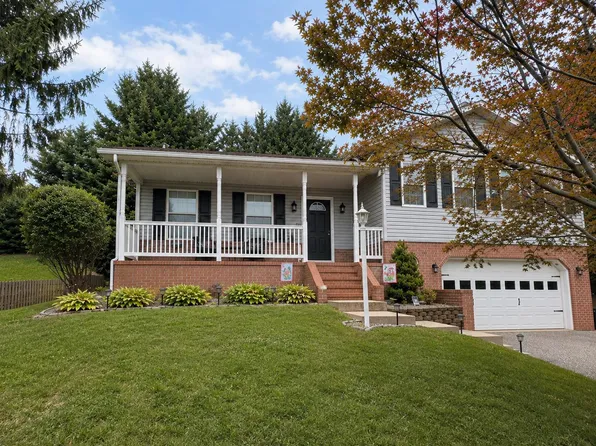383 Buck Cash Dr, Westminster, MD 21158