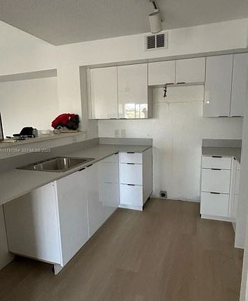 3rd image of 303-1-4320 NW 107th Ave #3031