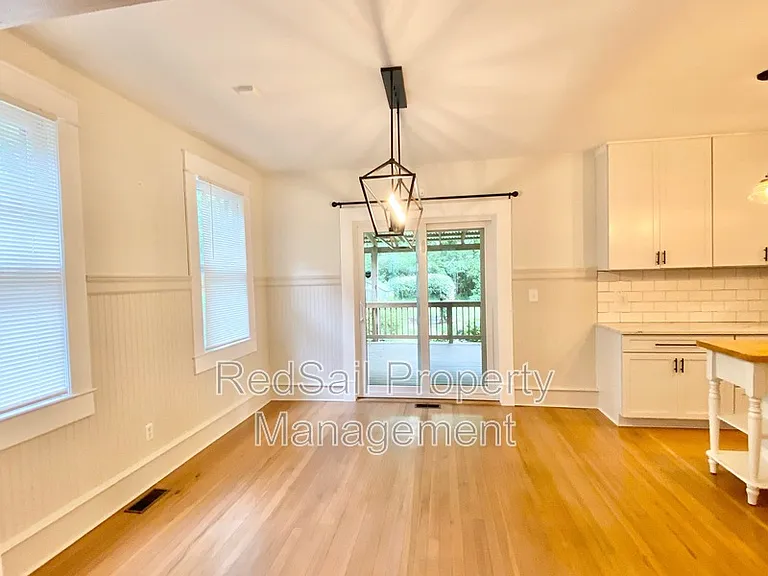 53 Shenandoah Rd — Photo 6
