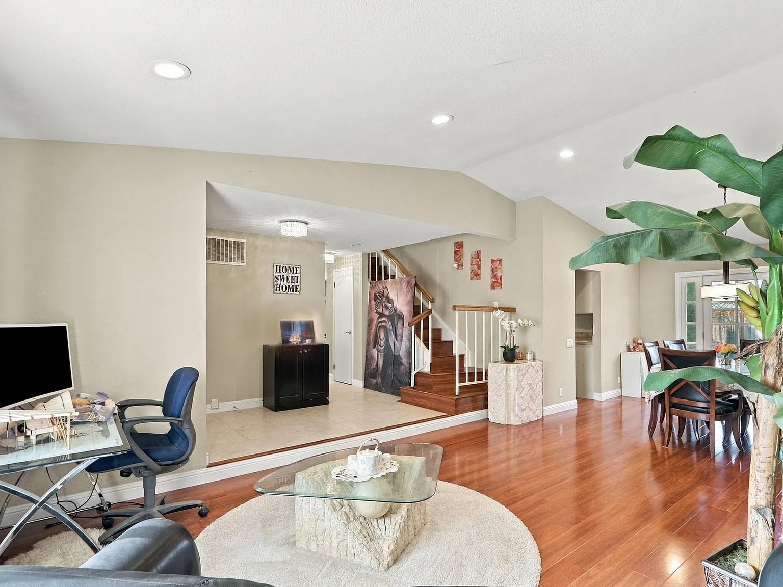 5569 Dunsburry Ct — Photo 2