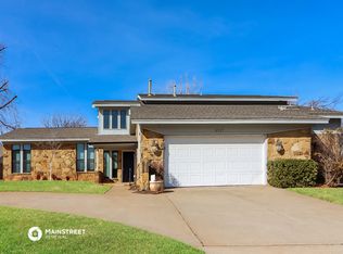 6917 N Lake Front Dr, Warr Acres, OK 73132