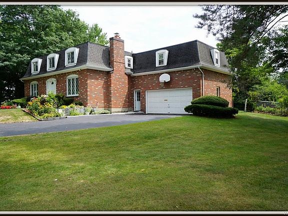 2nd image of 104 Woodbury Dr