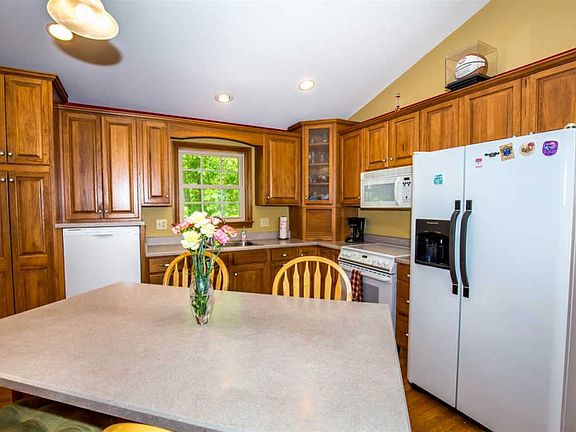 3rd image of 3232 Madonna Dr