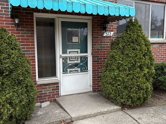 2nd image of 572 Kenmore Ave