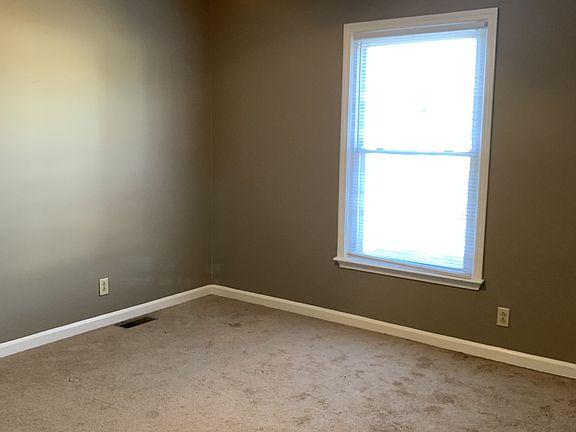 5th image of 708 Shelton Cir
