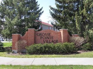 77 N Fiore Pkwy, Vernon Hills, IL