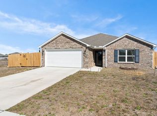 242 Troy St, Elkins, AR 72727
