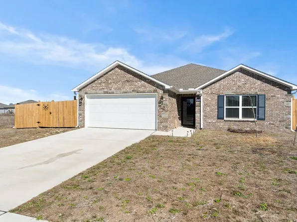 242 Troy St, Elkins, AR 72727