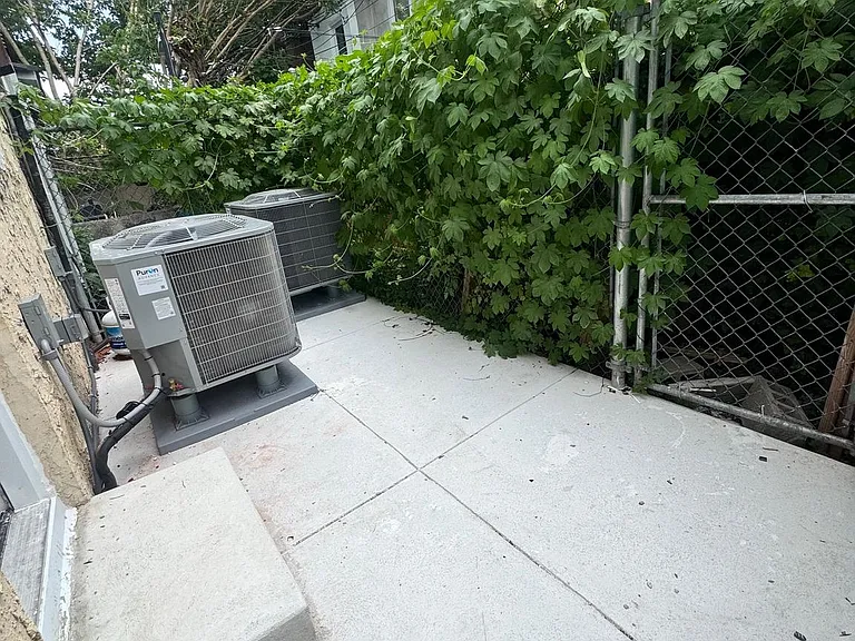 2236 Moore St #1 — Photo 11