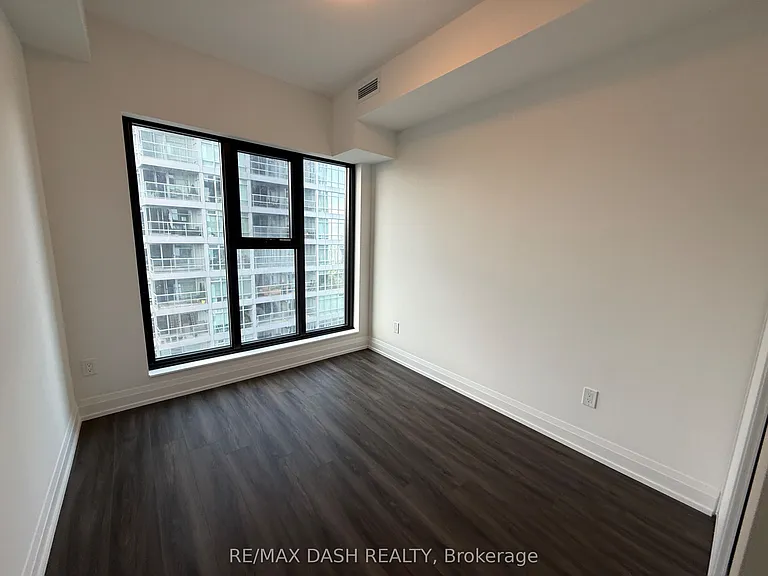 20 Soudan Ave #2408 — Photo 10