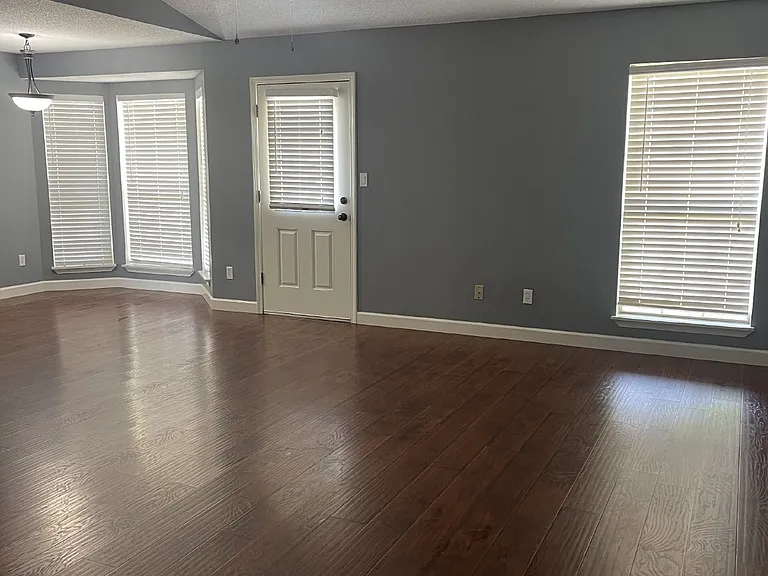 1600 Courtney Cv — Photo 5