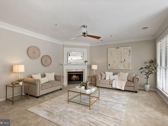 4th image of 1724 Kingsgate Ct Unit 302