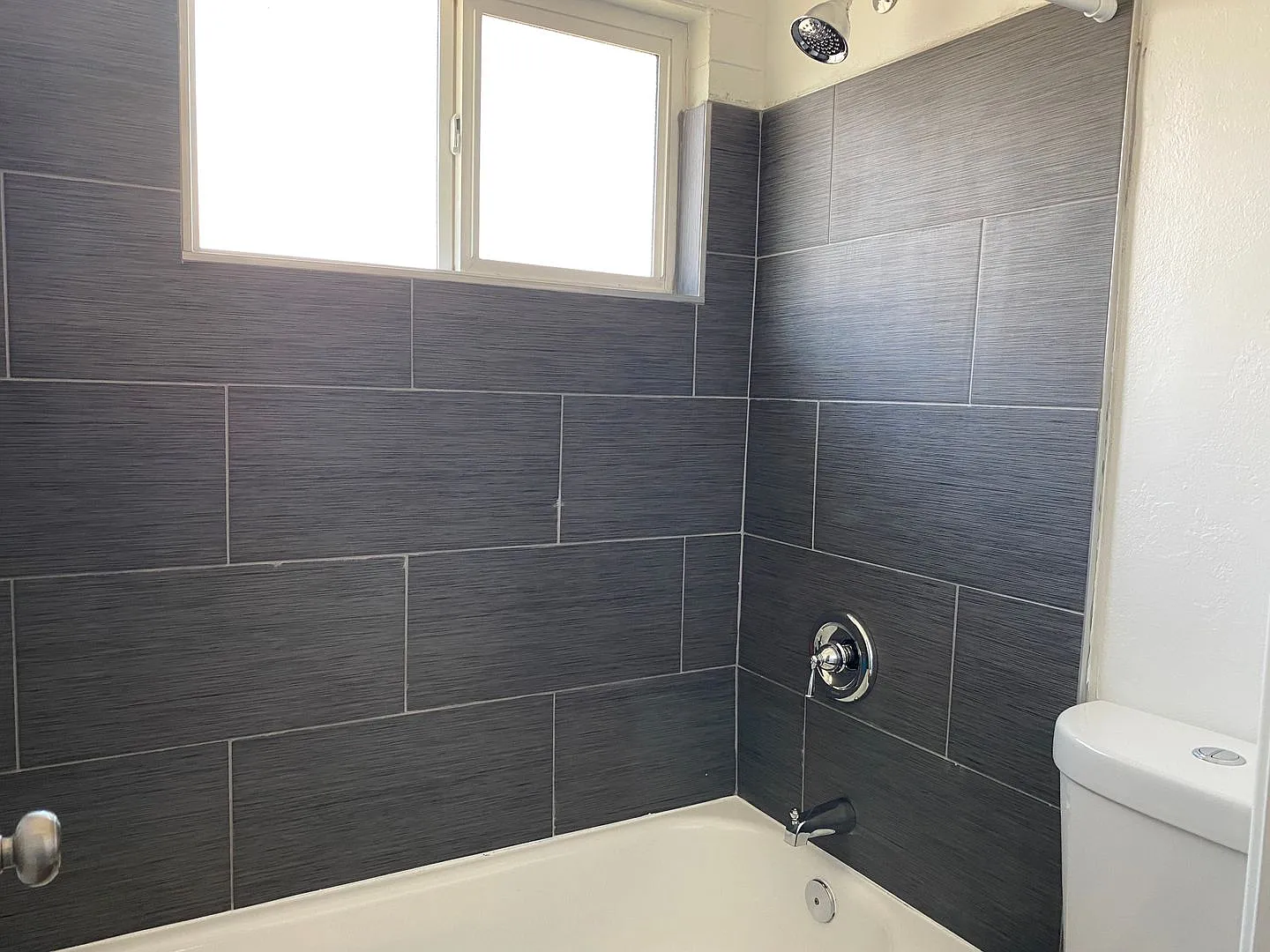 One Month Free! Modern, Single-Level Apartment in Midtown Phoenix — Photo 4