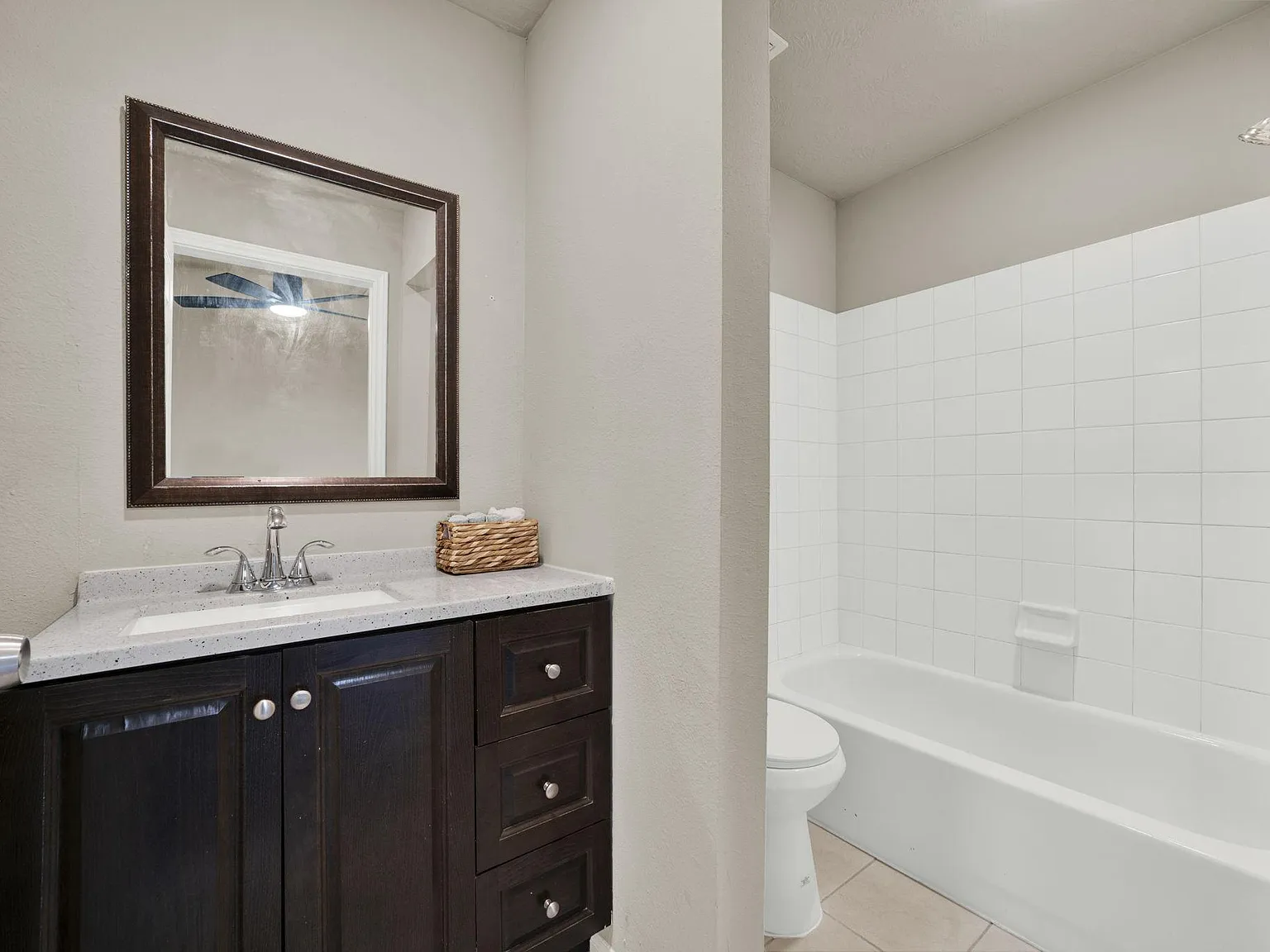 4 bed, 6.0 bath, 4452 sqft, $1,027 — Photo 3