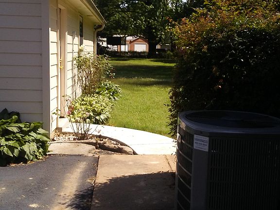 3rd image of 2885 Forest Bend Dr