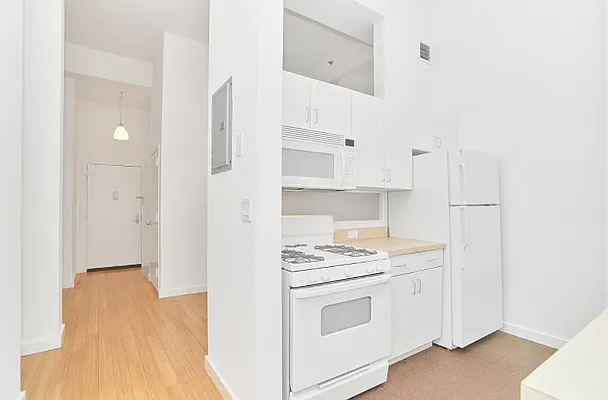 Rented by Living New York | media 8