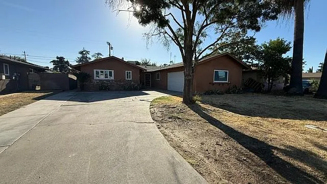 3 bed, 1320 sqft, $2,100 — Photo 2