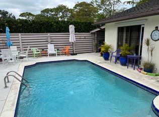 1597 Hawthorne Pl, Wellington, FL 33414