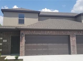 550 Vee St, Centerton, AR 72719