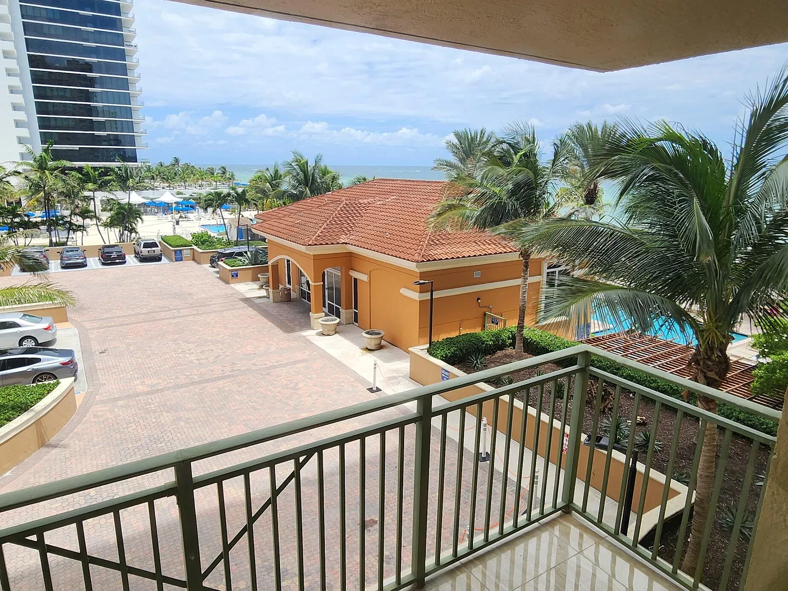 2 bed, 2.0 bath, 1200 sqft, $7,000 — Photo 4