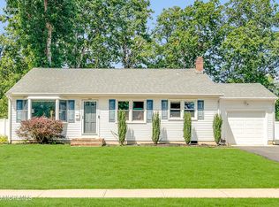 864 Roundtree Drive, Toms River, NJ 08753