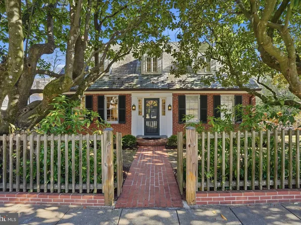 3515 36th St NW, Washington, DC 20016