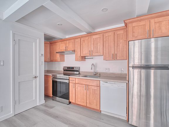 4th image of 30 Westlawn Ave #A