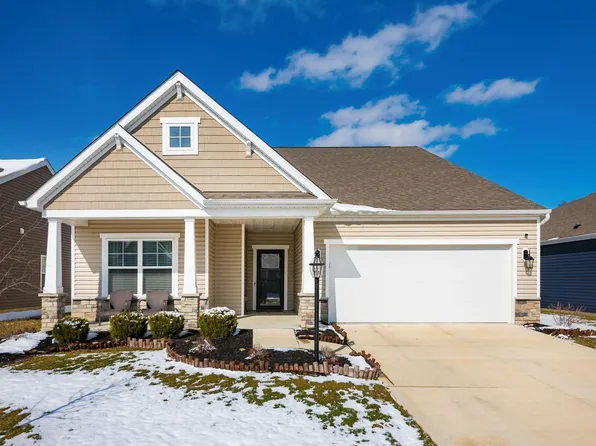 521 Curry Dr, Pataskala, OH 43062