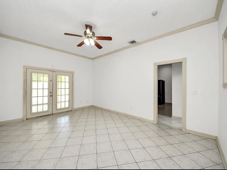 10535 Emnora Ln — Photo 14