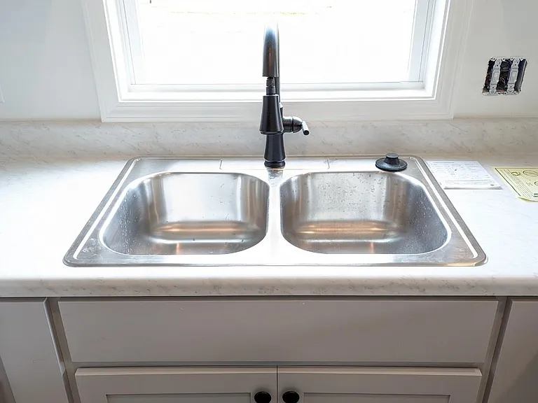 93 Edgefield Rd — Photo 4