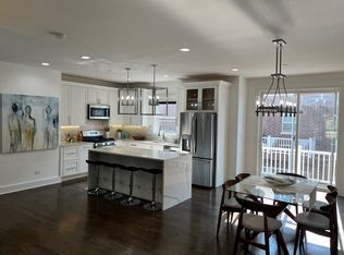 8146 Lincoln Ave, Skokie, IL 60076